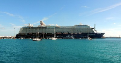 Mein Schiff 5 im Hafen von Puerto del Rosario