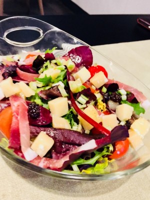 IMG_6825.JPG (128.86 KiB) 3230 mal betrachtet Ensalada mixta con queso