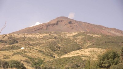 Am nächsten Morgen hiess es Abschied nehmen. Der Stromboli schickte noch einmal eine Rauchwolke.