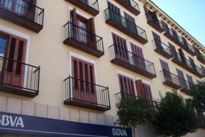 A-Mallorquinas in Requena.jpg (54.67 KiB) 14490 mal betrachtet "Mallorquinas" aus Holz an einem modernen Stadthaus in Requena (Prov. Valencia)