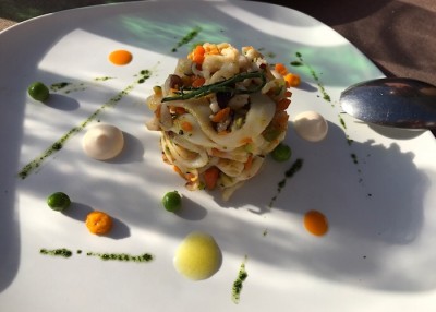 IMG_5892.JPG (75.91 KiB) 6314 mal betrachtet dieses Oktopuscarpaccio war der Hammer - tolle kleine Soßen dazu...