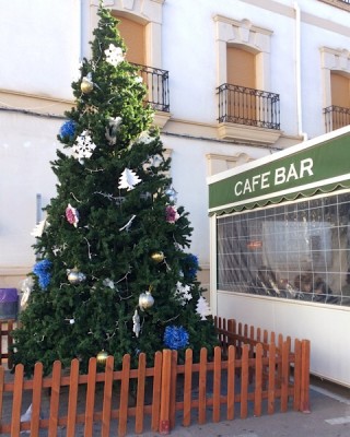 2EB83EBD-4DCB-4856-A2FF-B8F4125ACF80.jpeg (111.11 KiB) 6426 mal betrachtet Oh Tannenbaum, oh Tannenbaum - und die Kaffeebar ist rappelvoll