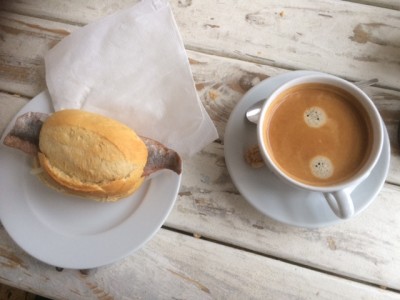 Landungsbrücken.JPG (97.27 KiB) 2255 mal betrachtet wie das Fischbrötchen an den Landungsbrücken.