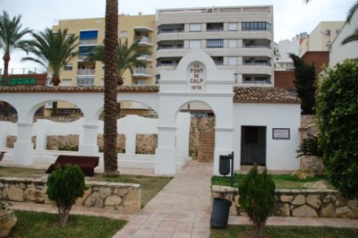 Lavadero Calpe Küstenstraße.JPG (127.53 KiB) 7509 mal betrachtet La Font del Calp nach seiner Rekonstruktion im Jahr 1999
