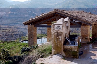 Lavadero antiguo Ares del Bosque.JPG (138.78 KiB) 5648 mal betrachtet Wie bei vielen Lavaderos liegt nebenan ein kleines Wasserbecken.