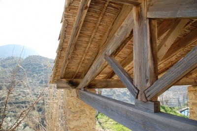 Lavadero Detail - Dach mit Cañas.JPG (134.3 KiB) 7509 mal betrachtet Eine Besonderheit: Das Waschhaus ist noch im Originalzustand und unter dem Dach sind die alten Cañas sichtbar.