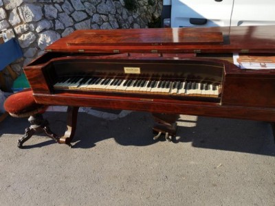 Ein Tafelklavier des französischen Klavierbauers Boisselot &amp; Fils, Marseille