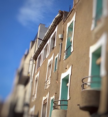 15E0A423-7F75-448F-93F4-4CB155864D72.jpeg (180.36 KiB) 4679 mal betrachtet Hier kommt die Dusche kostenlos - <br />Wer möchte bei Regen schon vor diesem Haus stehen?