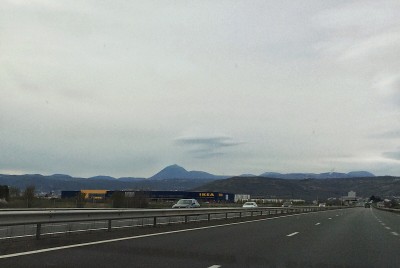 Die Kette der vulkanischen Berge des Zentralmassivs