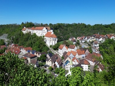 Toller Blick auf die Unterstadt von Haigerloch mit Schloss