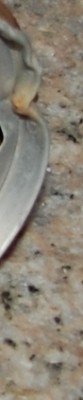 Vielleicht ein Flugzeug? Z.B. ein verrostetes Triebwerk? Oder wie sieht das aus?