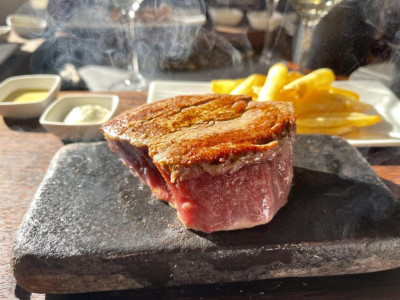 Solomillo de Ternera Encima de Piedra Caliente