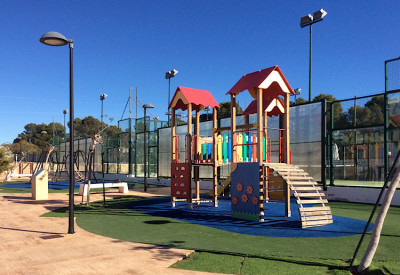 D92EB169-042B-4F31-9424-860150D747E2.jpeg (178.58 KiB) 4463 mal betrachtet Für die Kleinen ist an mehreren Stellen gesorgt