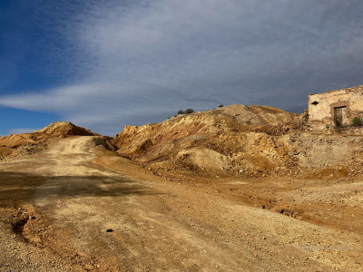 752AC30F-1E7F-45AF-908E-1414A82C9E65.jpeg (199.92 KiB) 4827 mal betrachtet Was mag uns wohl hinter der Kuppe erwarten?