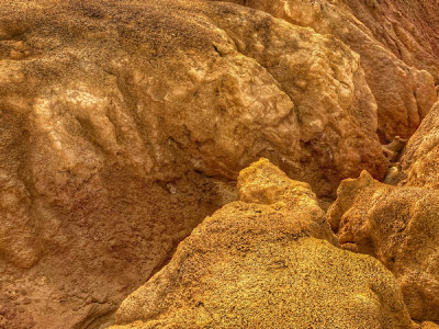 534A544B-E907-472E-B28F-15D50E26CE0B.jpeg (198.71 KiB) 5767 mal betrachtet Gelbes und rotes Gestein - bin ja kein Geologe oder Mineraloge