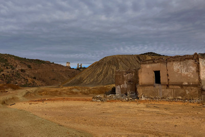 F5CC45E5-0BA1-4BCF-9CAD-B7229775EADF.jpeg (150.05 KiB) 4827 mal betrachtet Es gibt hier unendlich viele Wege durch das stillgelegte Bergbaugebiet