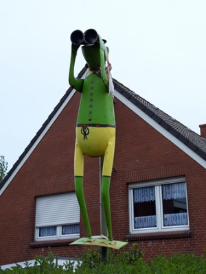 Skulptur Frosch.jpg