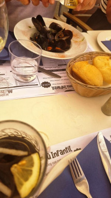 31 Miesmuscheln al vapor.JPG (85.93 KiB) 4003 mal betrachtet Als Vorspeise gab es Mejillones al Vapor oder Ensalada oder