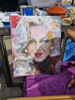 Das gemalte Konterfei von Marilyn Monroe<br />findet sicher ein Plätzchen