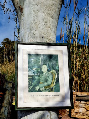 K800_Original Caudillo.JPG (114.21 KiB) 3989 mal betrachtet doch was suchst der ewig gestrige Caudillo noch hier?