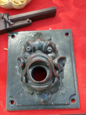 K800_Vielleicht als Wasserspeier.JPG (66.32 KiB) 3989 mal betrachtet oder lieber einer aus Eisen?