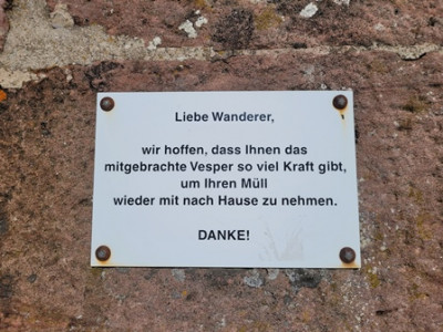 Schild - Wanderer - Müll 02.jpg