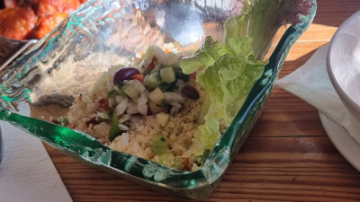 Tabulé de la Huerta: Sémoloa de Trigo, Verduras de Temporada, Picadas, Pasas, Hierbabuena, Anchoas y Aliño - 10,90 €