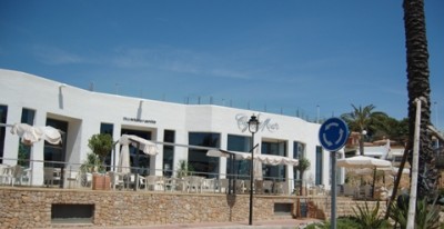 Moraira Café al Mar.JPG (115.6 KiB) 3249 mal betrachtet Café al Mar, 2. Strandlinie und dem entsprechend weniger besucht...
