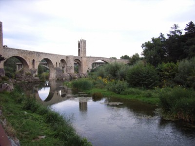 Besalú - Brücke.JPG