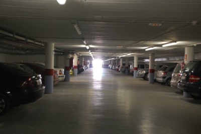 Das geräumige Parkhaus unter dem Paseo wird gern angenommen.