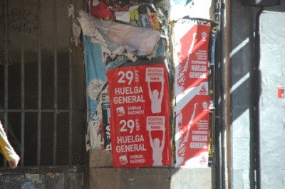 Huelga1.JPG (149.9 KiB) 2297 mal betrachtet Hier werden speziell Frauen angesprochen, mit zu streiken.