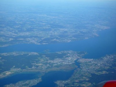 der Bodensee mit der Insel Mainau in der Mitte