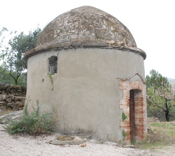 Rundbau bei Orba (innen nur Lehmboden)