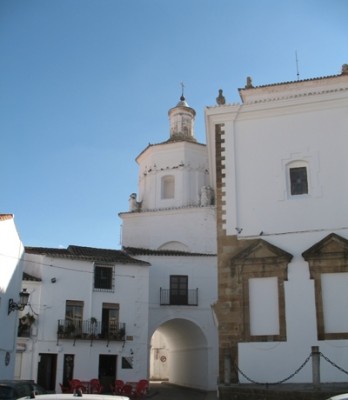 A-Torbogen.JPG (63.39 KiB) 4183 mal betrachtet Torbogen an der Plaza de España