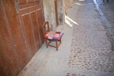 Stuhl.JPG (127.85 KiB) 6058 mal betrachtet In einem Dörchen im Süden der Provinz Salamanca (Castilla y León), Oktober 2010