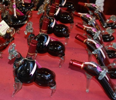 Mundgeblasene Weinkaraffen auf dem Mittelaltermarkt