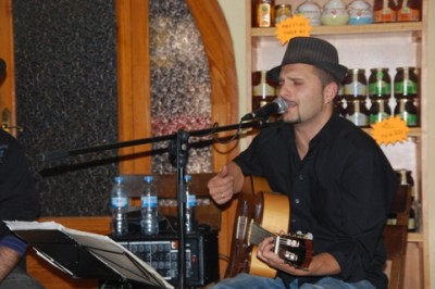 4-José Amador DSC_0251.JPG (150.65 KiB) 12352 mal betrachtet Sänger und Gitarrist José Amador