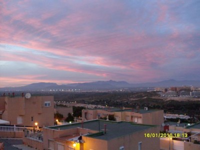 Abendröte in Santa Pola mit Blick auf den Flughafen El Altet / Alicante