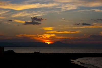 Sonnenuntergang.jpg (52.26 KiB) 42582 mal betrachtet ...wenn die Sonne hinter den Bergen versinkt... Almadrava-Strand Blickrichtung Oliva