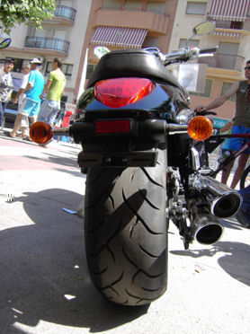 Vermutlich ein 230er Schlappen, da wird man schon schlapp beim Reifenpreis