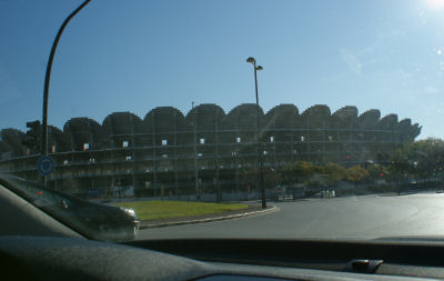 Das neue Stadion von Valencia wartet auf seine Fertigstellung. Geldmangel ist das größte Problem des Clubs im Moment.