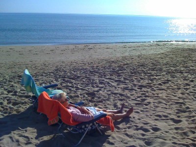 und danach nur ein paar Schritte weiter zum Mittagsschläfchen, mit einem ganzen Strand für sich allein