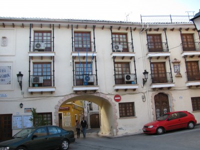 &quot;Casa Consistorial&quot; von 1984 am Plaça de L'Ajuntament<br />Hier befindet sich das Rathaus.