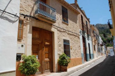 Gasse + DSC_0604.JPG (107.12 KiB) 4342 mal betrachtet typische Gasse